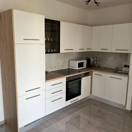 Lantana Apartment