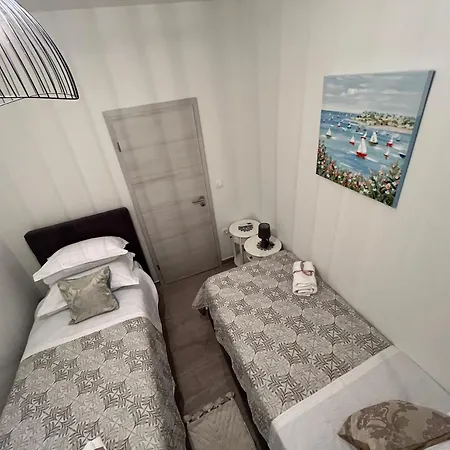 Apartament Lantana *