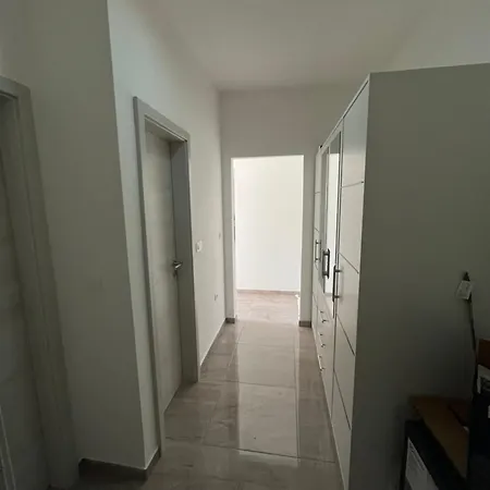 Lantana Apartman *