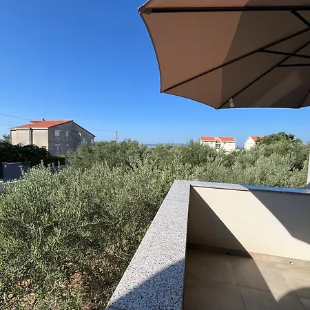 Apartament Lantana *